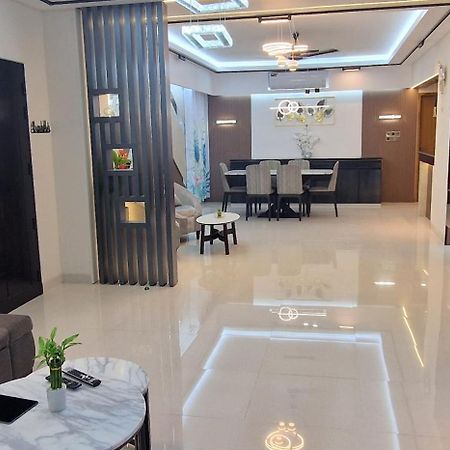 Elegant Secured Family Apartment With Open Space Dhaka Esterno foto