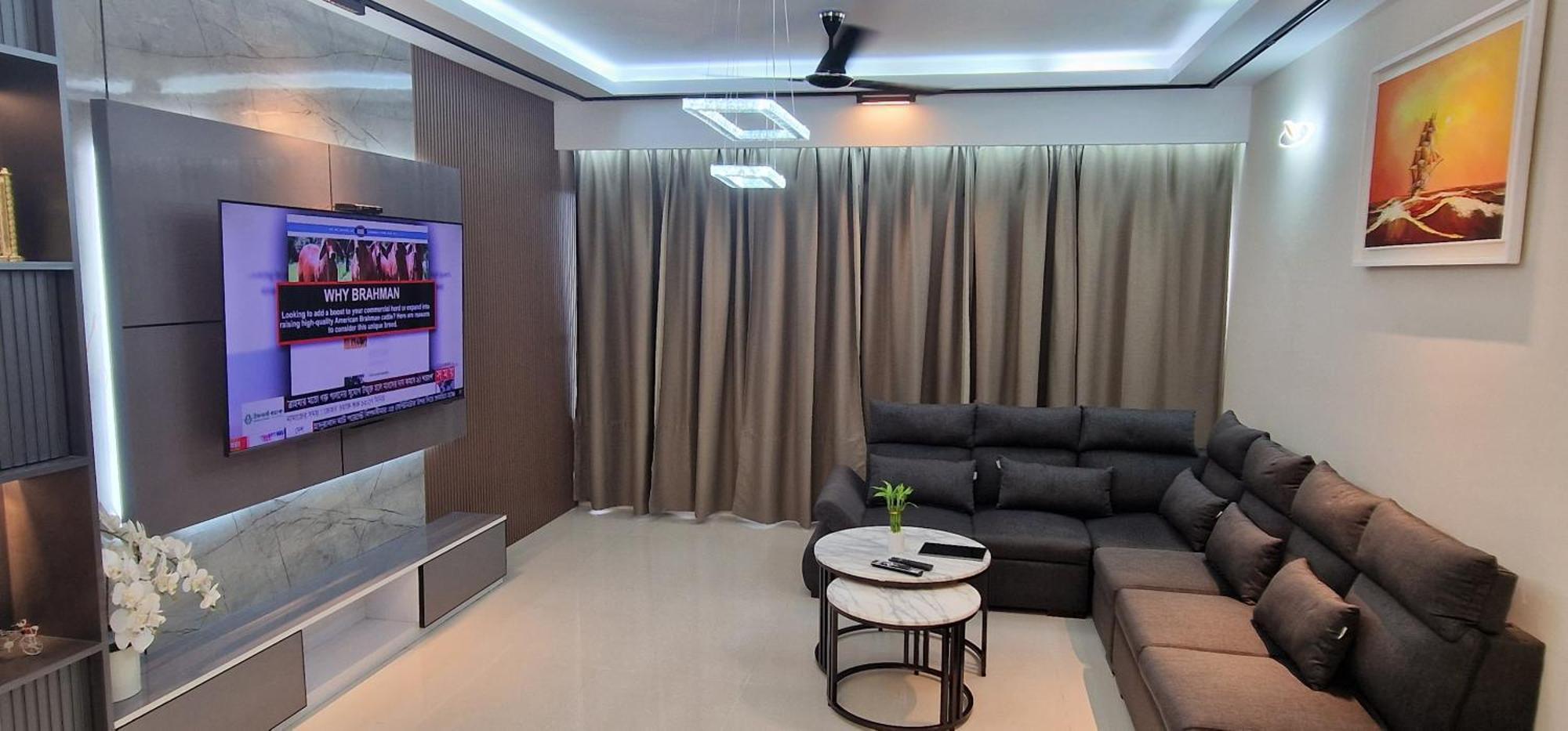 Elegant Secured Family Apartment With Open Space Dhaka Esterno foto