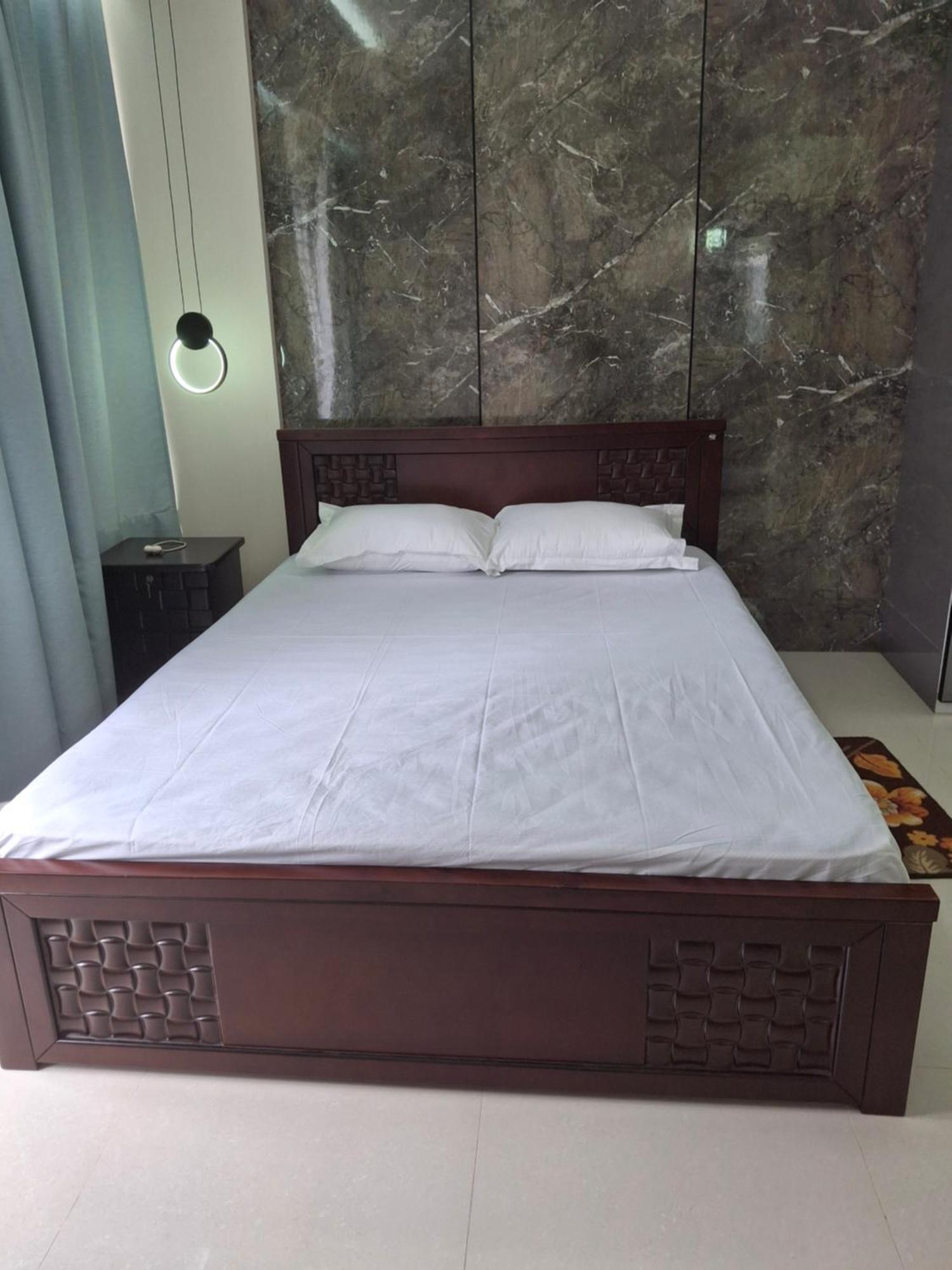 Elegant Secured Family Apartment With Open Space Dhaka Esterno foto
